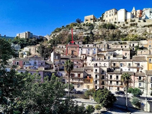 casa indipendente in vendita a Ragusa in zona Ibla