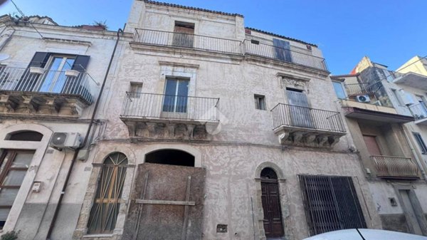 casa indipendente in vendita a Ragusa in zona Ragusa Centro