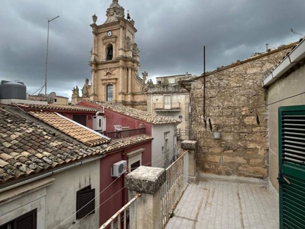 casa indipendente in vendita a Ragusa in zona Ibla