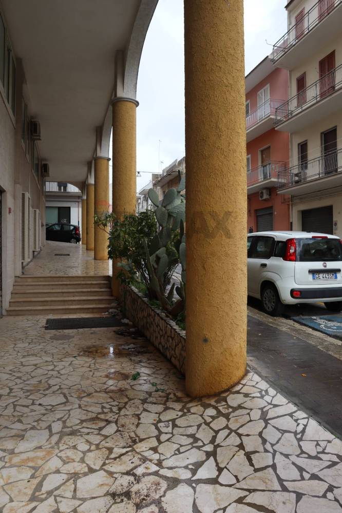 locale commerciale in vendita a Ragusa in zona Ragusa Centro