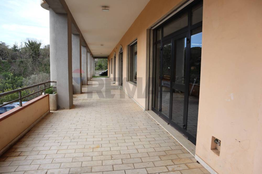 locale commerciale in vendita a Ragusa in zona Ragusa Centro