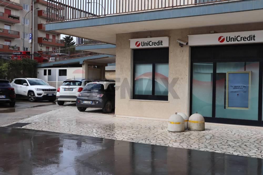 locale commerciale in vendita a Ragusa