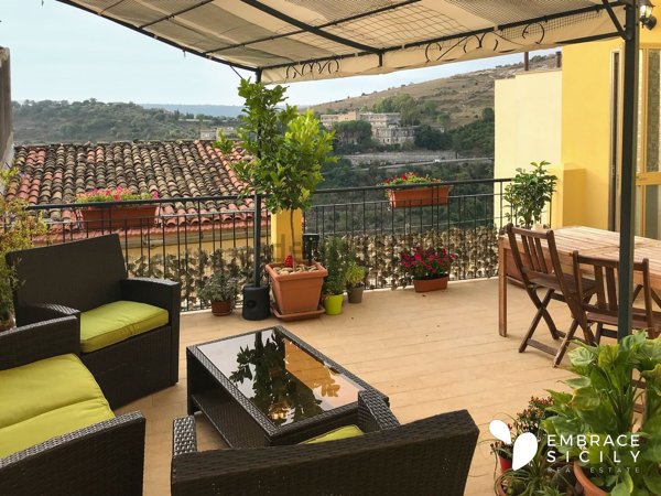 casa indipendente in vendita a Ragusa in zona Ibla