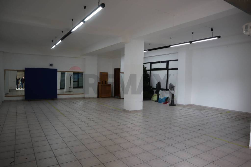 negozio in vendita a Ragusa in zona Ragusa Centro