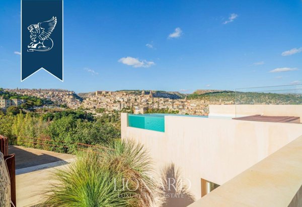 casa indipendente in vendita a Ragusa in zona Ibla