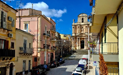 casa indipendente in vendita a Ragusa in zona Ragusa Centro