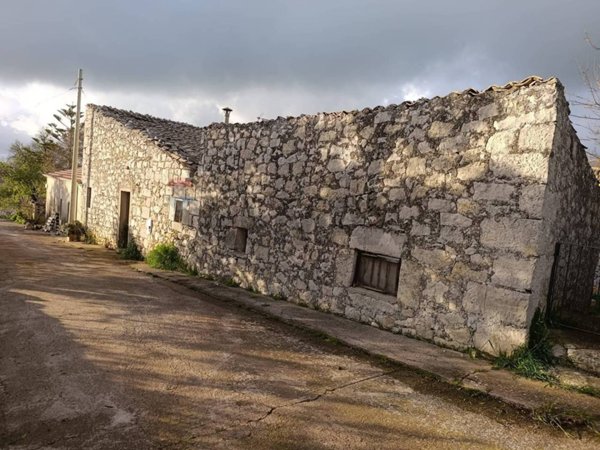 casale in vendita a Ragusa in zona Marina