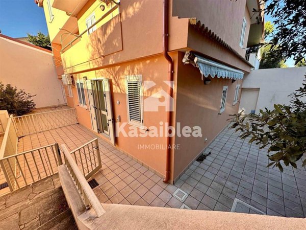 appartamento in vendita a Ragusa in zona Marina