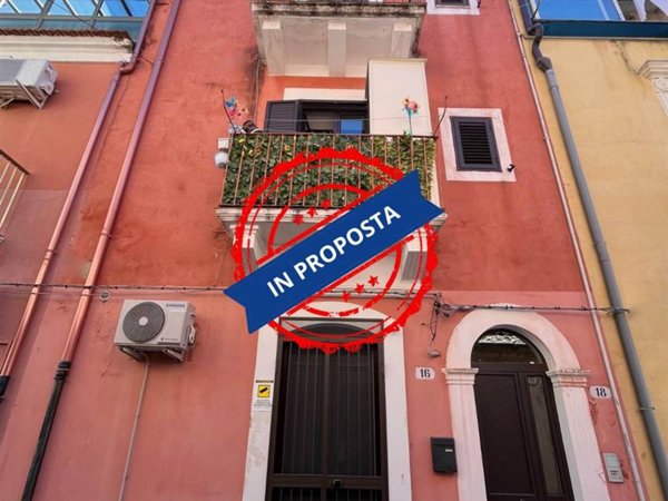 casa indipendente in vendita a Ragusa in zona Ibla