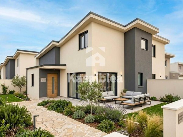 casa indipendente in vendita a Ragusa