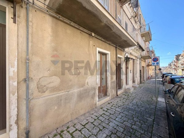 casa indipendente in vendita a Ragusa in zona Ragusa Centro