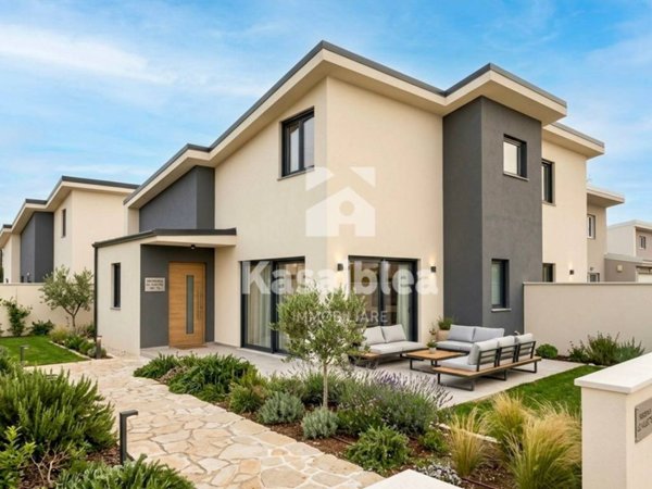 casa indipendente in vendita a Ragusa