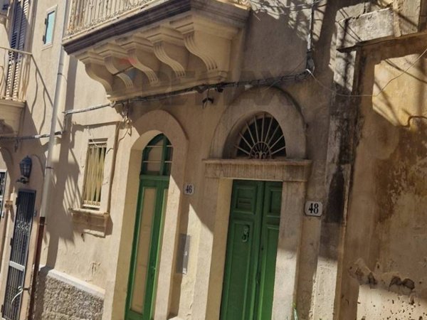 casa indipendente in vendita a Ragusa in zona Ragusa Centro