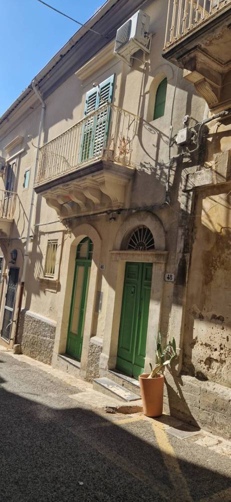 casa indipendente in vendita a Ragusa in zona Ragusa Centro