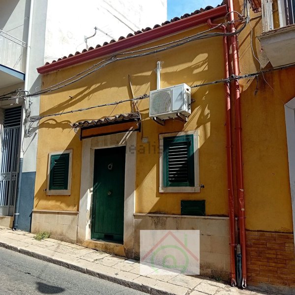 casa indipendente in vendita a Ragusa