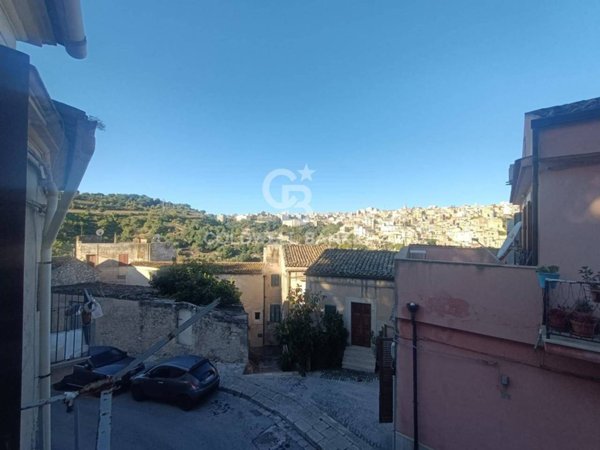 casa indipendente in vendita a Ragusa in zona Ibla