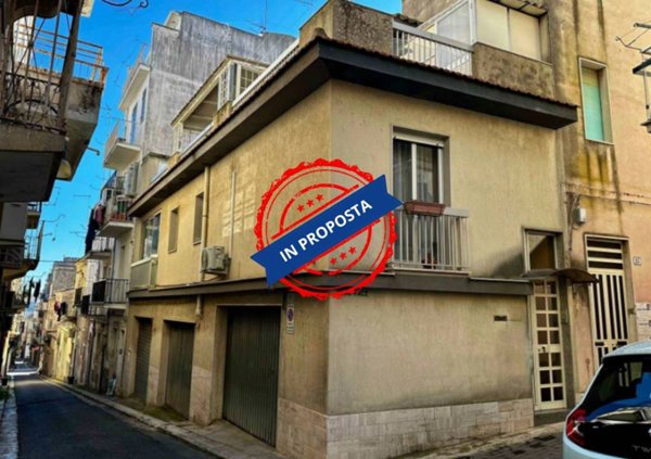 casa indipendente in vendita a Ragusa in zona Ragusa Centro