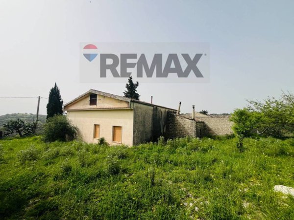 casa indipendente in vendita a Ragusa in zona San Giacomo / Bellocozzo