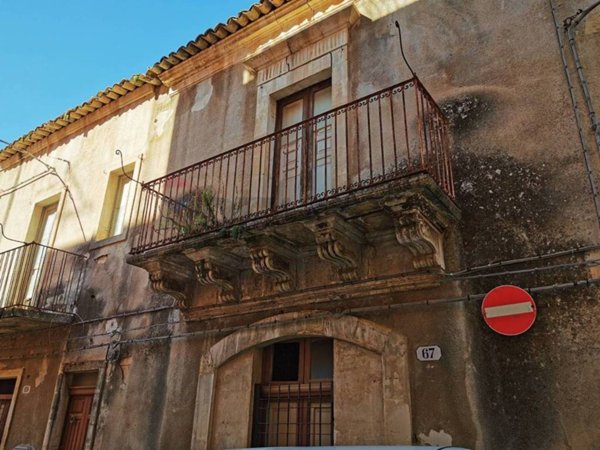 casa indipendente in vendita a Ragusa in zona Ibla