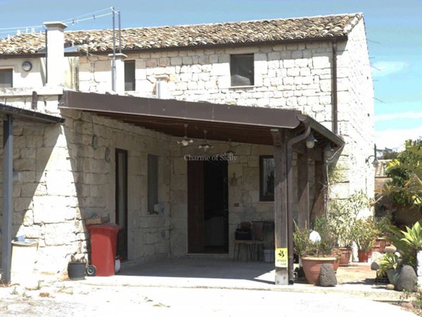 casa indipendente in vendita a Ragusa in zona San Giacomo / Bellocozzo