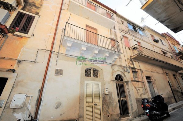 casa indipendente in vendita a Ragusa in zona Ibla
