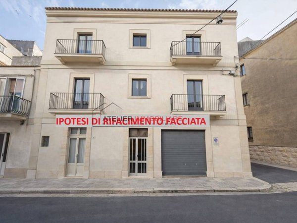 casa indipendente in vendita a Ragusa in zona Ibla