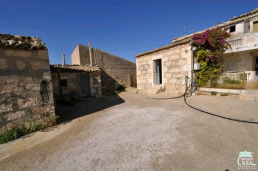 casa indipendente in vendita a Ragusa in zona Donnafugata