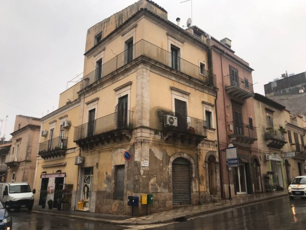appartamento in vendita a Ragusa in zona Ragusa Centro
