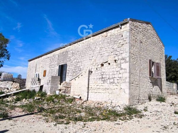 casa indipendente in vendita a Ragusa in zona San Giacomo / Bellocozzo