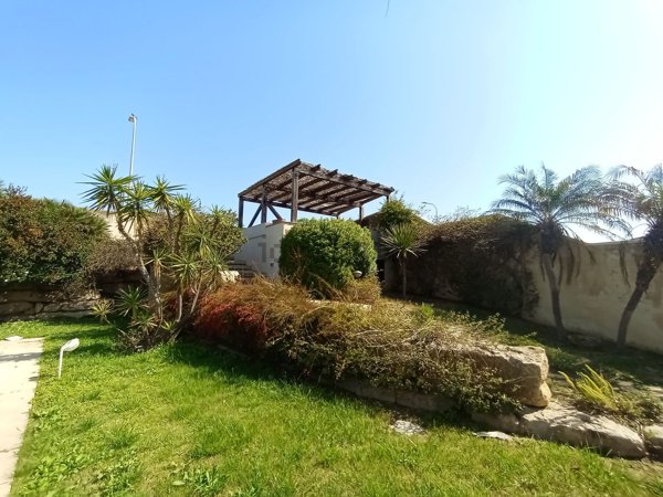 casa indipendente in vendita a Ragusa in zona Marina