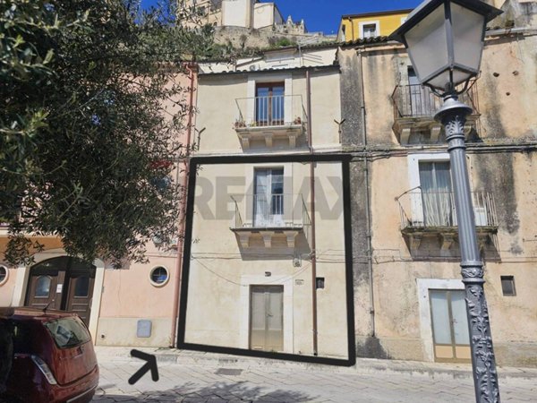 casa indipendente in vendita a Ragusa in zona Ibla