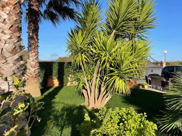 casa indipendente in vendita a Ragusa