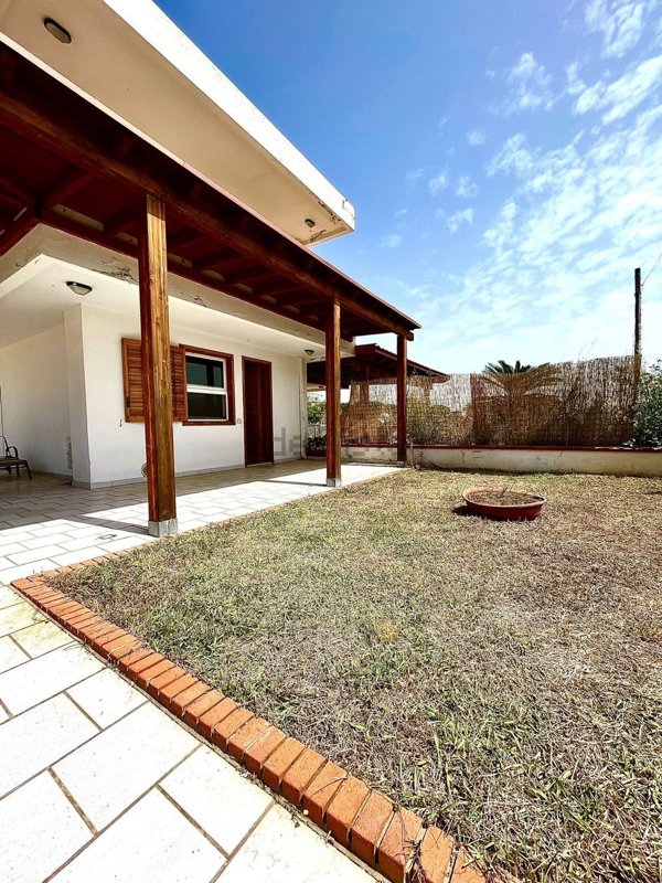 casa indipendente in vendita a Ragusa