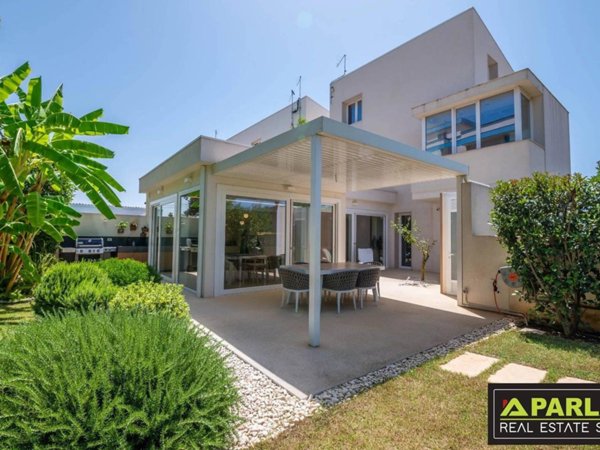 casa indipendente in vendita a Ragusa in zona Marina