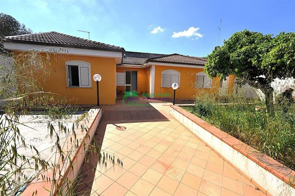 casa indipendente in vendita a Ragusa in zona Marina