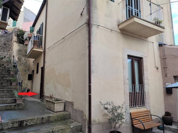 casa indipendente in vendita a Ragusa in zona Ibla
