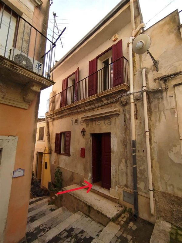 casa indipendente in vendita a Ragusa in zona Ibla