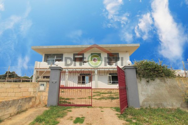 casa indipendente in vendita a Ragusa in zona Marina