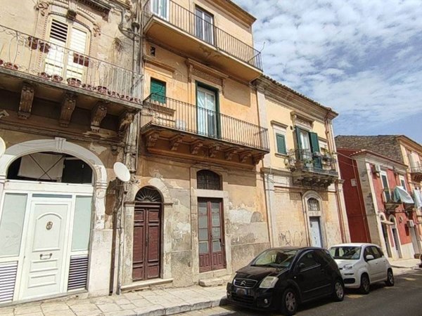 casa indipendente in vendita a Ragusa in zona Ibla