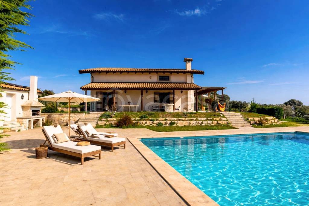 casa indipendente in vendita a Ragusa in zona Marina