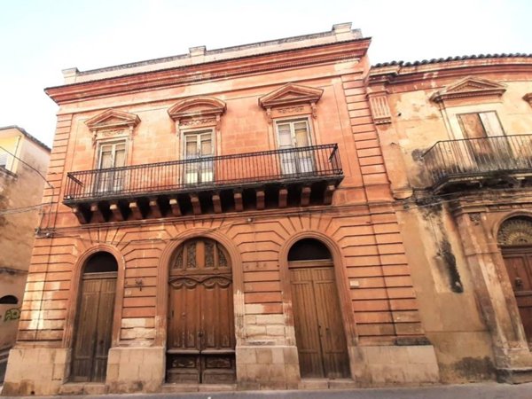 casa indipendente in vendita a Ragusa in zona Ibla