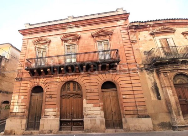 casa indipendente in vendita a Ragusa in zona Ragusa Centro