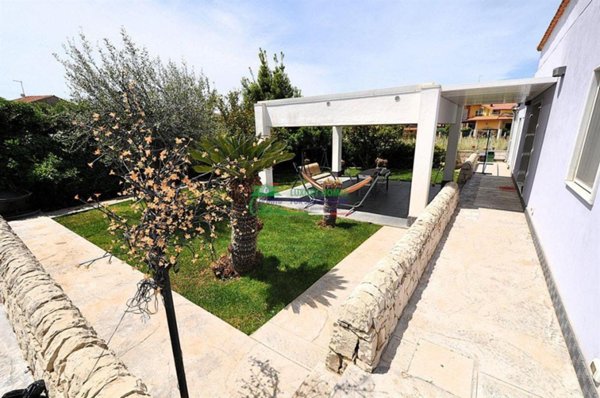 casa indipendente in vendita a Ragusa