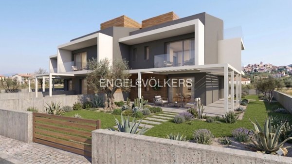 casa indipendente in vendita a Ragusa in zona Marina