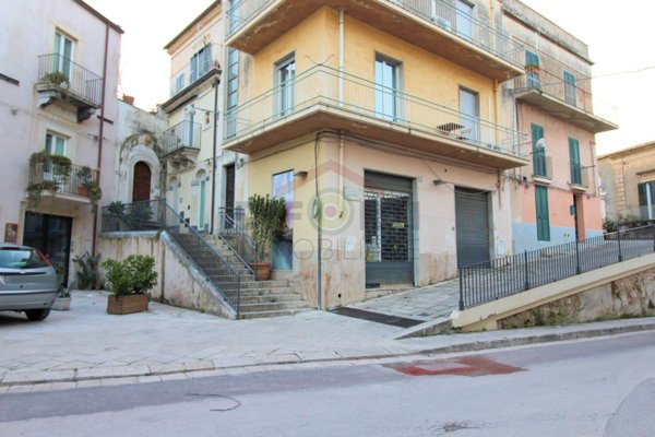 negozio in vendita a Ragusa in zona Ibla