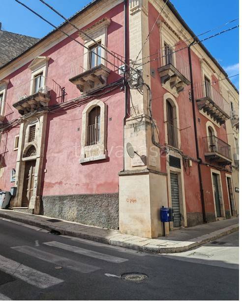 appartamento in vendita a Ragusa in zona Ragusa Centro