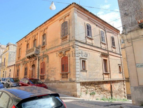 casa indipendente in vendita a Ragusa in zona Ibla