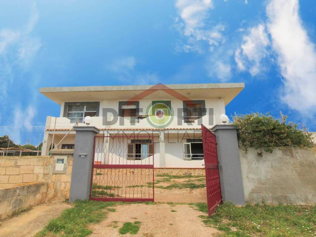casa indipendente in vendita a Ragusa in zona Marina