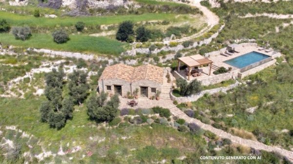 casa indipendente in vendita a Ragusa in zona San Giacomo / Bellocozzo