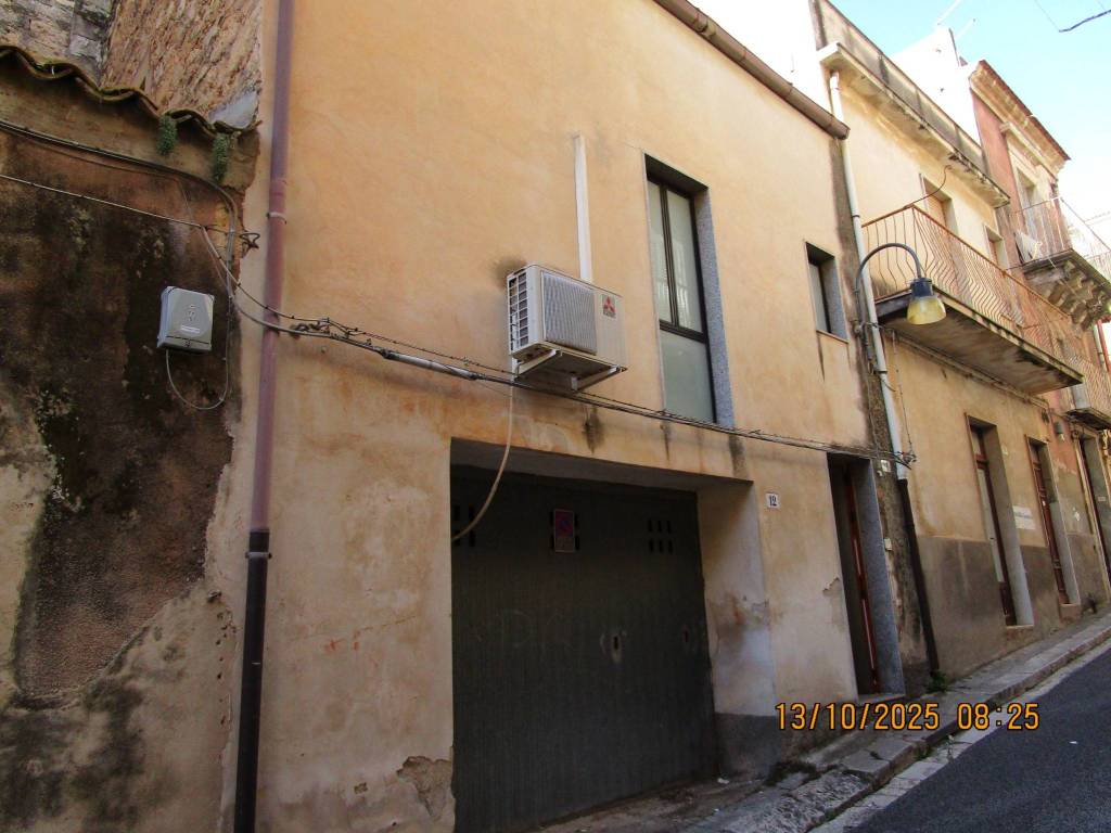 casa indipendente in vendita a Ragusa in zona Ibla